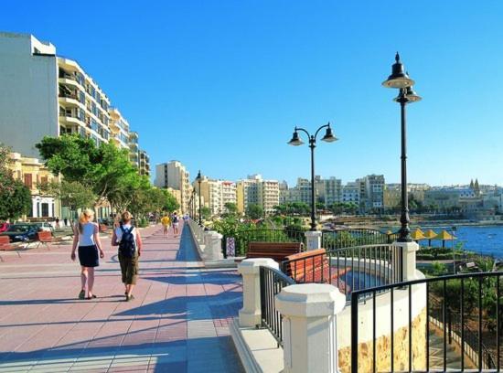 Modern 1Br Apartment, Central Location Sliema Kültér fotó